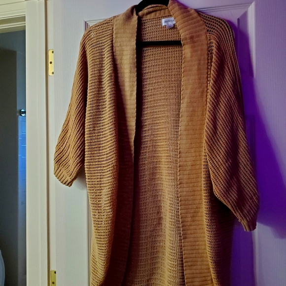 Light brown sweater - Picture 1 of 2